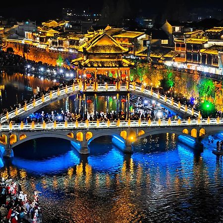 Fenghuang Memory Linjiang Inn Exteriör bild
