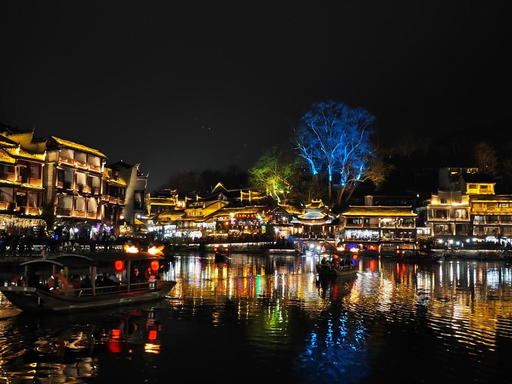 Fenghuang Memory Linjiang Inn Exteriör bild