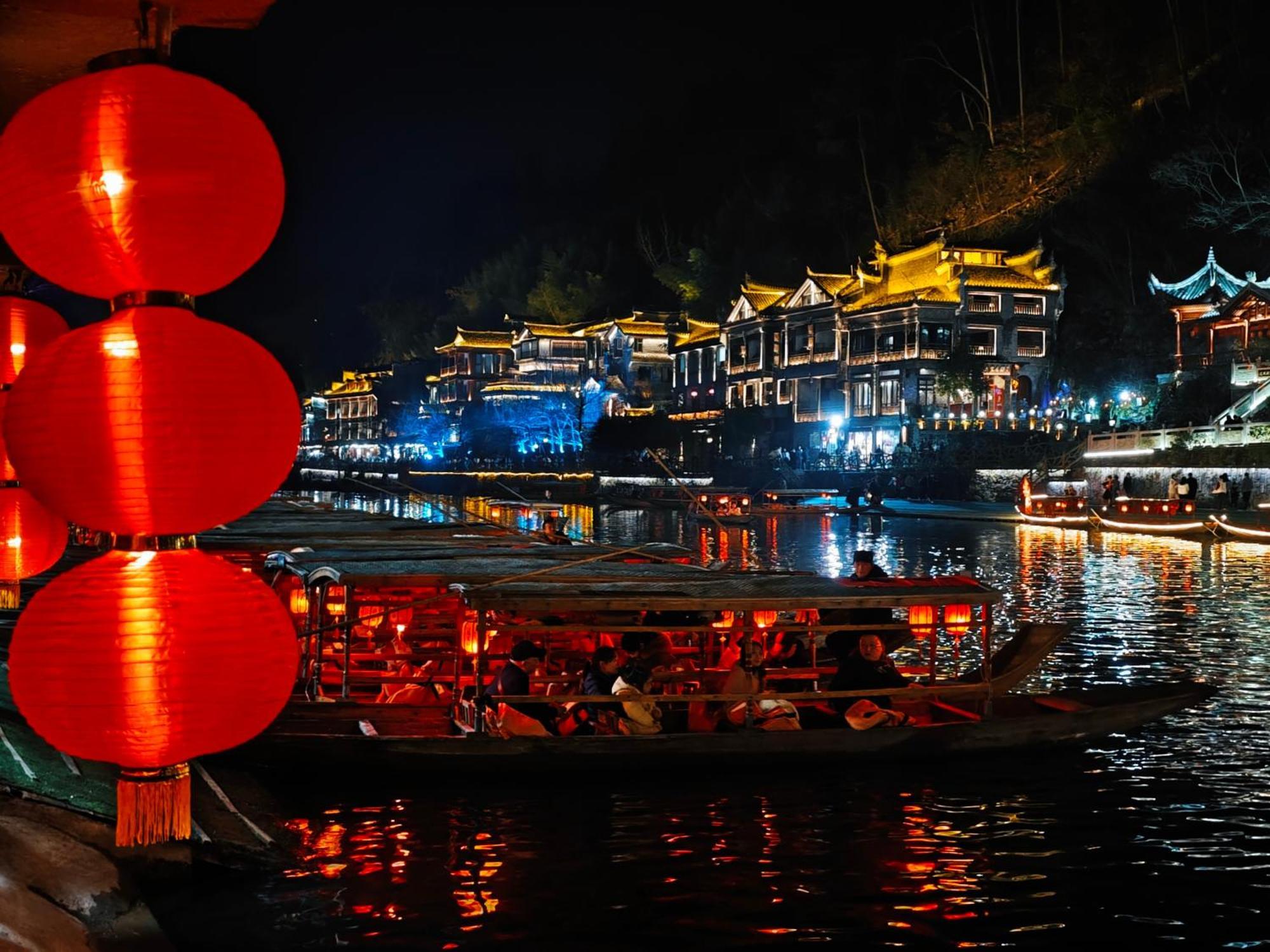 Fenghuang Memory Linjiang Inn Exteriör bild
