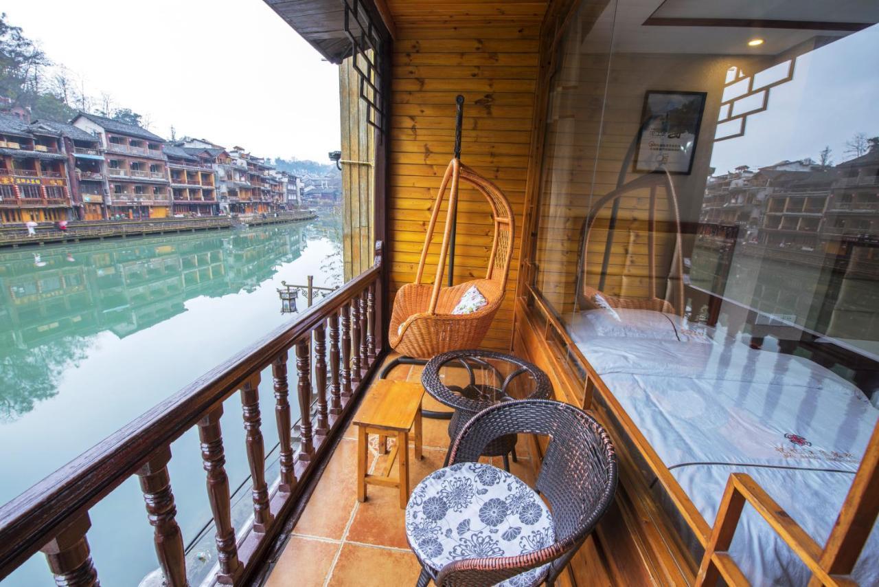 Fenghuang Memory Linjiang Inn Exteriör bild